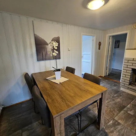 Izabela, Abelnes Leilighet Flekkefjord